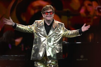 Elton John se unió al distinguido club EGOT