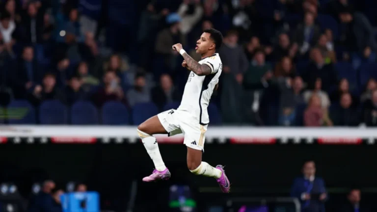 Madrid se luce ante Barcelona con un hat-trick de Vinicius Jr. y otro gol de Rodrygo, sellando una victoria contundente por 4-1