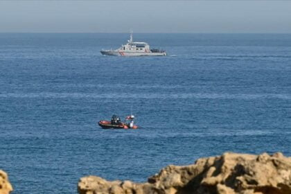 5 migrantes perdieron la vida al intentar pasar por el canal de la Mancha