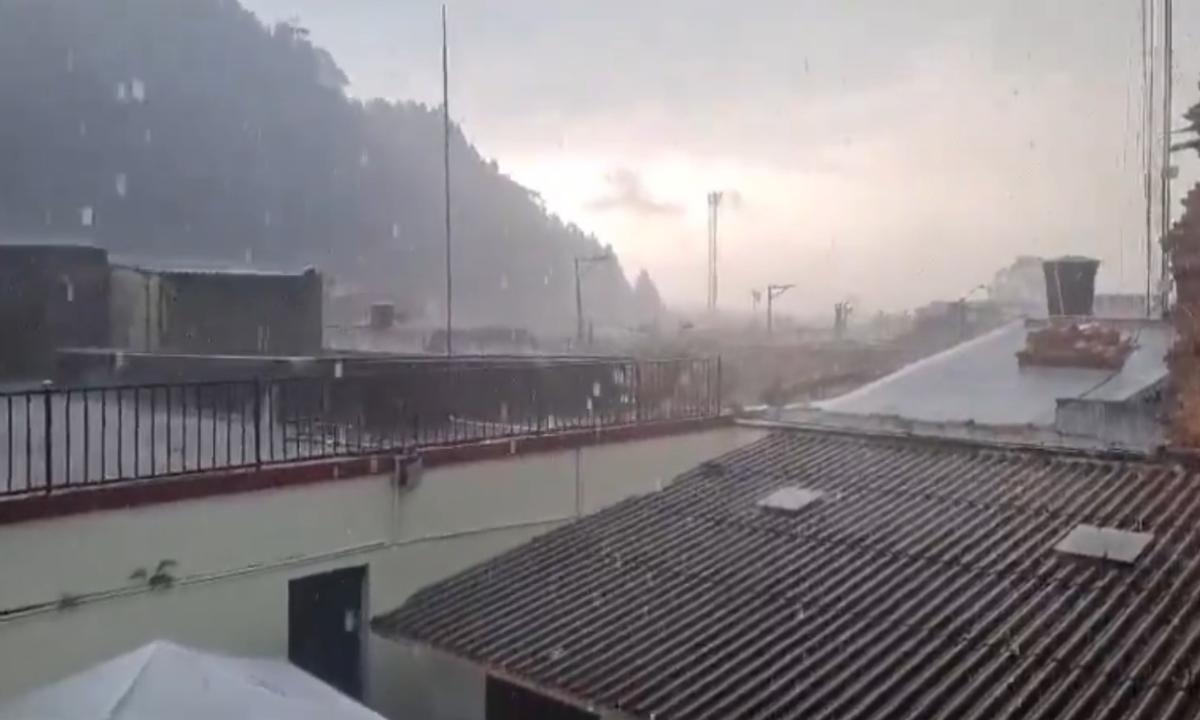 Lluvias en Colombia sofocan incendio forestal