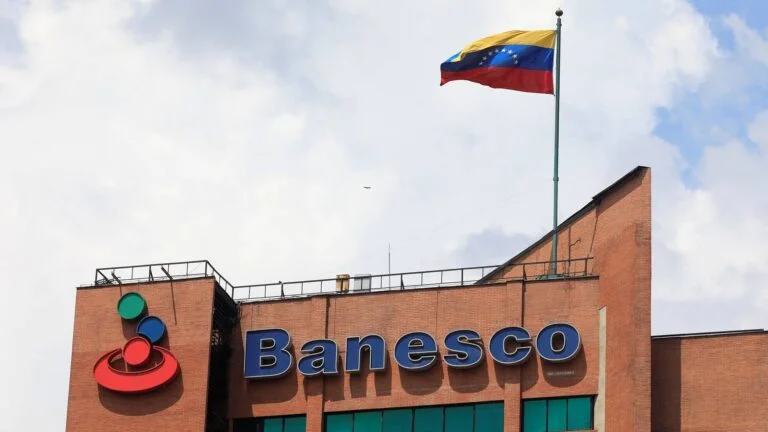 Banesco anuncia que su pago móvil  ya está activo toda la noche