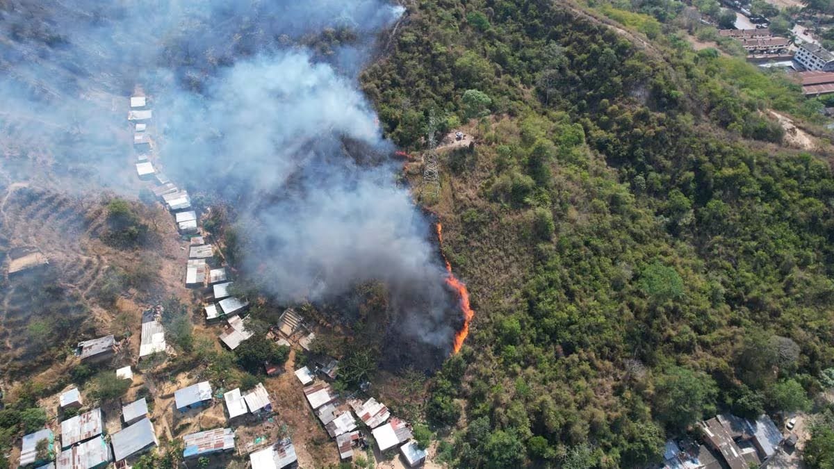 Los incendios en Santander y Bogotá encienden las alarmas en toda Colombia
