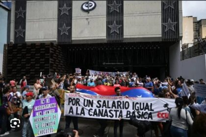 Trabajadores y pensionados manifestaron ante el Ministerio Público que no quieren más bonos