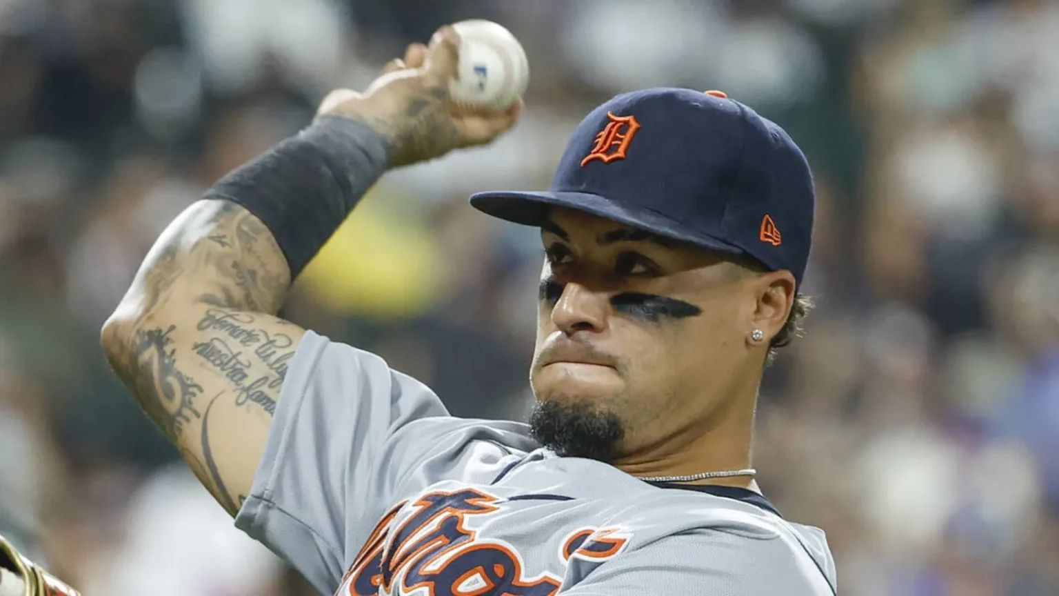 Javier Báez demuestra como entrena en los Tigres de Detroit para el 2024 Javier Báez demuestra como entrena en los Tigres de Detroit para el 2024
