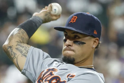 Javier Báez demuestra como entrena en los Tigres de Detroit para el 2024