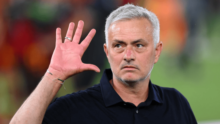 Mourinho dejó de ser el entrenador de la Roma