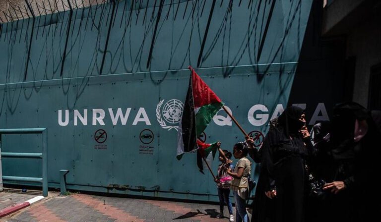 Reino Unido se suma a la suspensión de fondos a UNRWA tras acusaciones de Israel