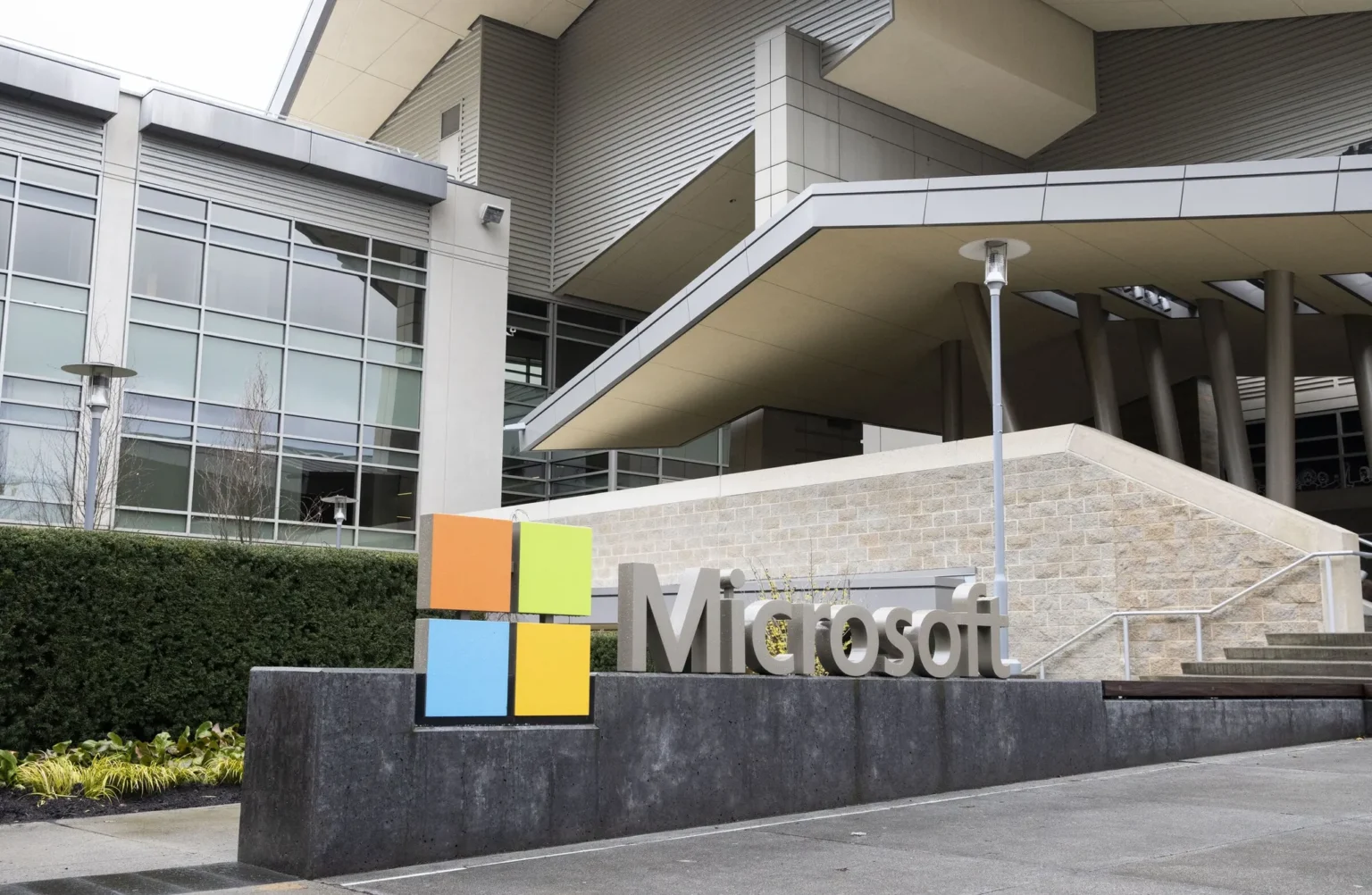 Microsoft invertirá 2 millones de euros en Inteligencia Artificial Microsoft invertirá 2 millones de euros en Inteligencia Artificial