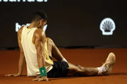 Carlos Alcaraz se retira del Abierto de Río tras lesión