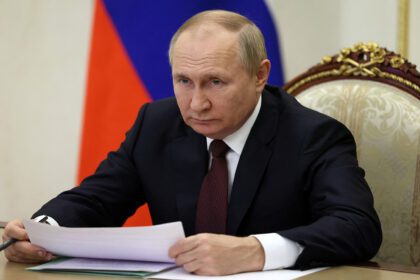 Putin amenaza con usar armas nucleares contra Occidente si la OTAN envía tropas a Ucrania