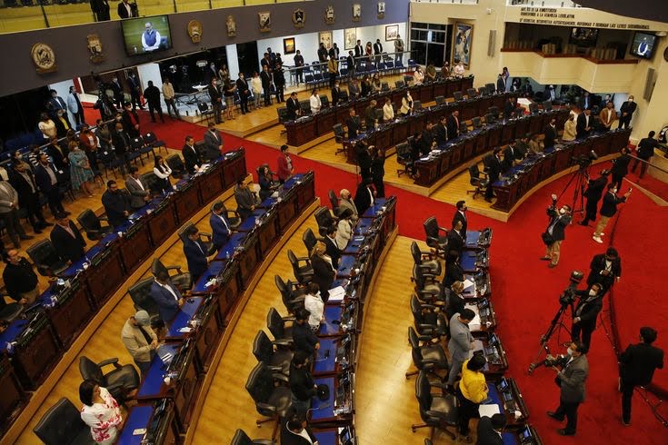Partido de Bukele obtiene mayoría en el Congreso tras elecciones