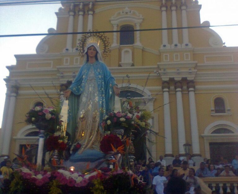 Delincuentes roban corona de la Virgen de La Milagrosa en el Zulia