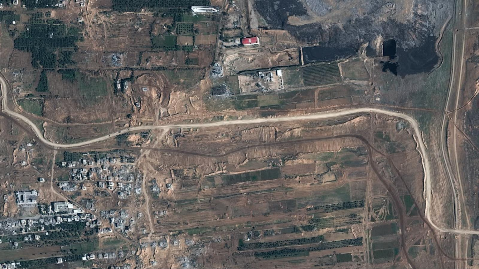 Israel construye una carretera que divide Gaza en dos Israel construye una carretera que divide Gaza en dos