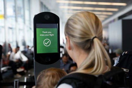 Estados Unidos implementa reconocimiento facial para migrantes sin pasaporte Estados Unidos implementa reconocimiento facial para migrantes sin pasaporte