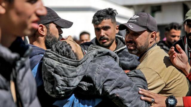 Ataque israelí deja decenas de palestinos muertos en Gaza Ataque israelí deja decenas de palestinos muertos en Gaza