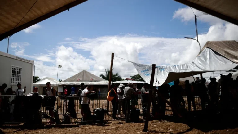 45 migrantes venezolanos imputados por incendio en albergue de Panamá