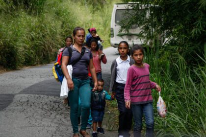 Madres en Turgua llevan hijas adolescentes a jornadas anticonceptivas