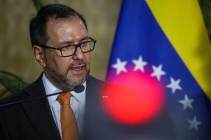 Venezuela confirmó que vetó a Argentina de su espacio aéreo