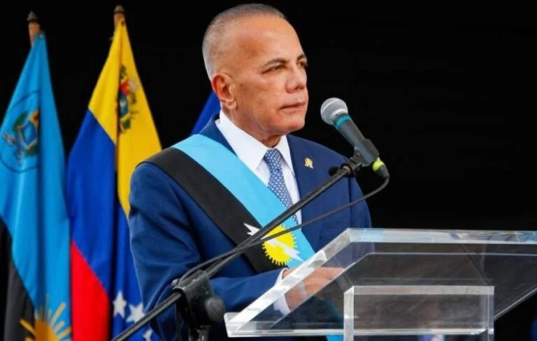 Manuel Rosales se postuló como candidato presidencial por Un Nuevo Tiempo