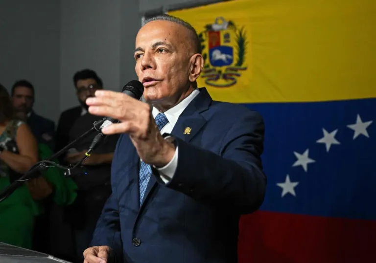 Manuel Rosales expresó su posición en medio de las elecciones presidenciales
