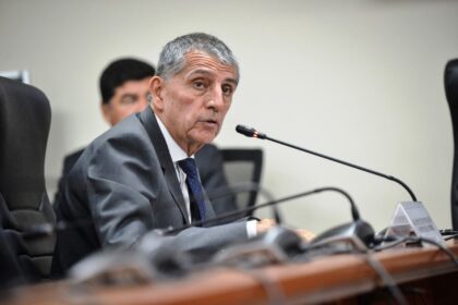 Renuncia el Ministro del Interior de Perú en medio de escándalo por relojes Rolex