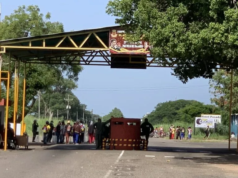 Indígenas yukpa exigieron paso a Maracaibo causando congestión en vía a Perijá