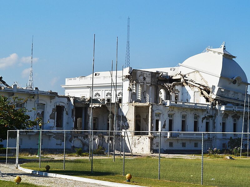 Heridos cinco policías en ataque al Palacio Nacional de Haití Heridos cinco policías en ataque al Palacio Nacional de Haití