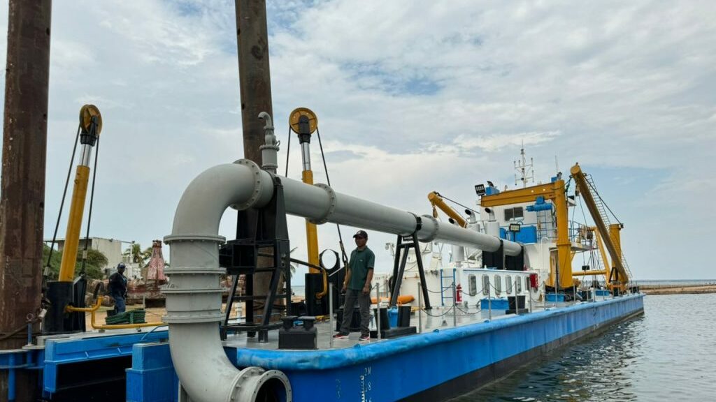 Gobierno activó draga en el Lago de Maracaibo Gobierno activó draga en el Lago de Maracaibo
