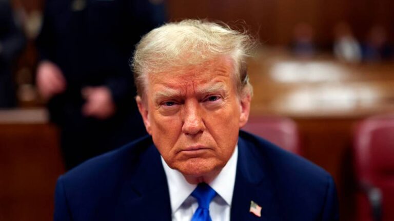 Seleccionan 12 miembros del jurado para el juicio de Donald Trump