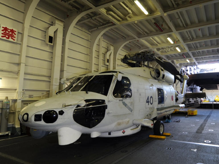 Accidente de dos helicópteros militares japoneses deja un muerto y siete desaparecidos Accidente de dos helicópteros militares japoneses deja un muerto y siete desaparecidos