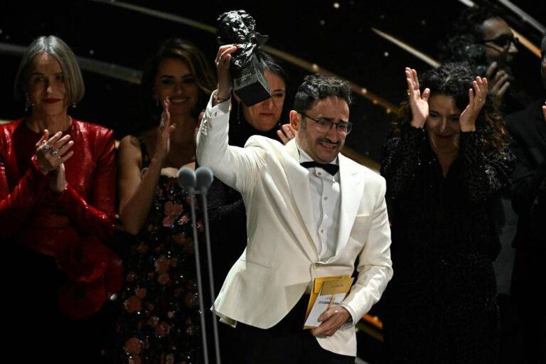 “La sociedad de la nieve” arrasa en los Premios Platino