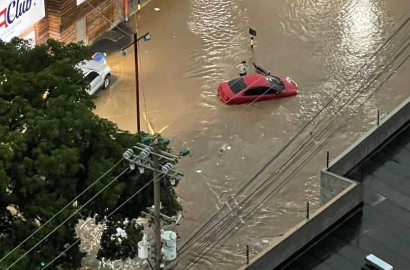 Fuertes lluvias prolongadas ocasionan caos en Maracaibo