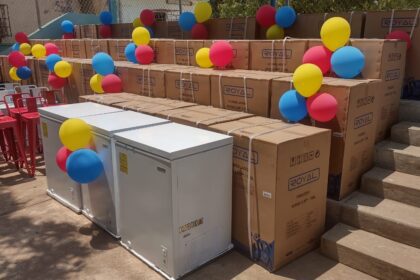 Gobierno entrega insumos a 530 escuelas en Zulia