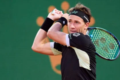 El noruego Casper Ruud sorprende al derrotar al número uno del mundo en Montecarlo