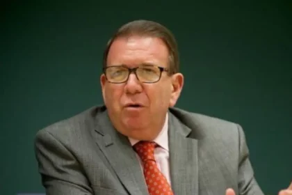 CNE admite candidatura de Edmundo González Urrutia por la MUD