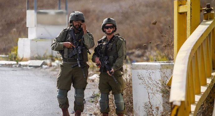El ejército israelí mata a 10 personas y detiene a 8 en redada en Cisjordania ocupada El ejército israelí mata a 10 personas y detiene a 8 en redada en Cisjordania ocupada