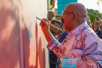Un mural rinde homenaje al cantante Oscar D’León en Puerto La Cruz