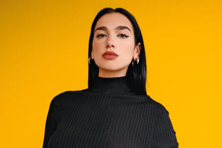 Dua Lipa encabeza la lista de las 100 personalidades más influyentes del mundo en la portada de Time