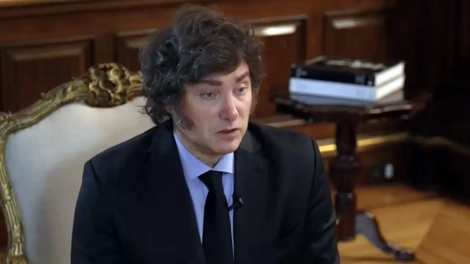 Javier Milei amenaza con imponer sanciones diplomáticas a Venezuela