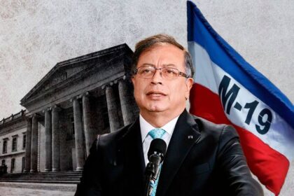Gustavo Petro ordenó exhibir la bandera del M-19 en un evento público