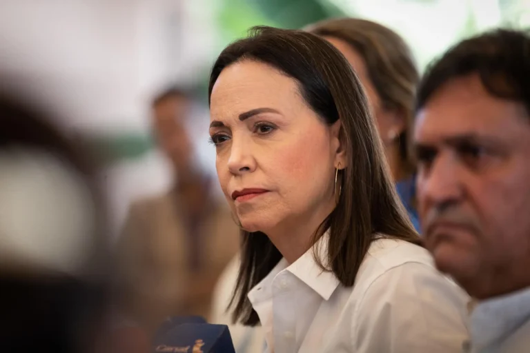 María Corina Machado expresa que aun hay tiempo de sustituir al candidato de la oposición