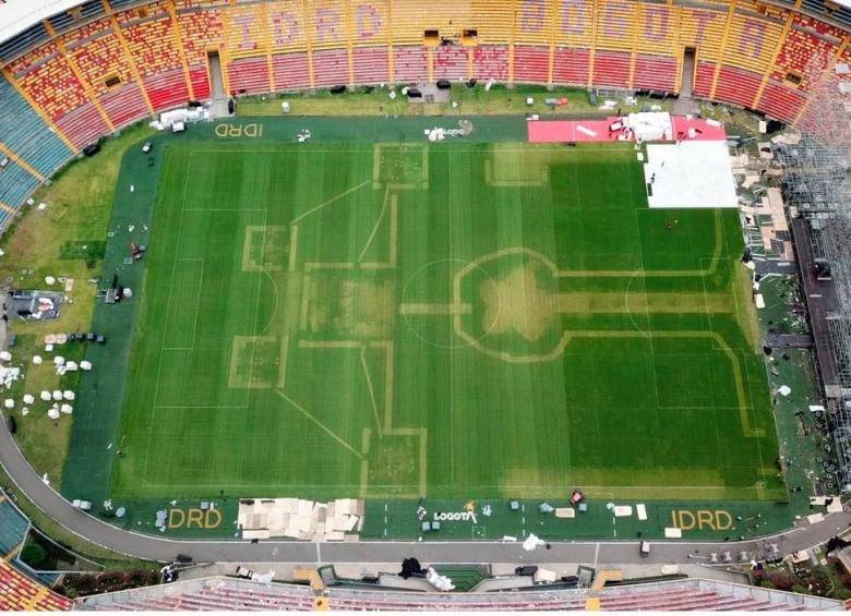 El césped del estadio El Campín se recupera tras el concierto de Karol G El césped del estadio El Campín se recupera tras el concierto de Karol G