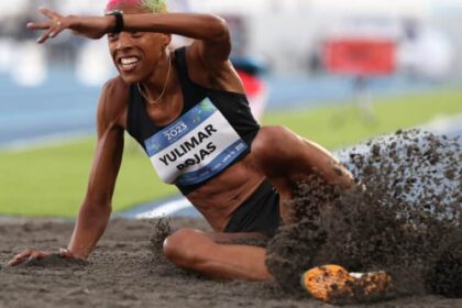 Yulimar Rojas otorgó becas a atletas para Paris 2024