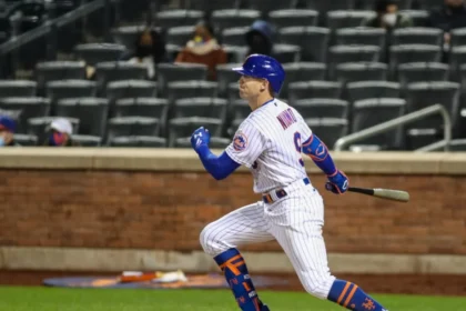 Brandon Nimmo logra increíble jonrón tras superar lesión en el brazo izquierdo