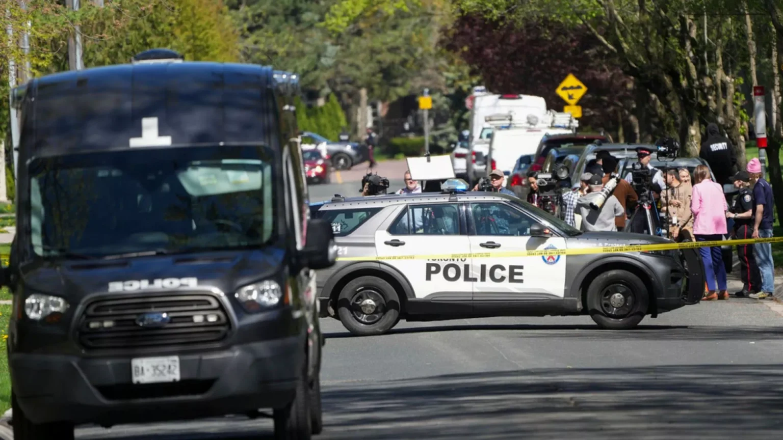 Tiroteo en la mansión de Drake deja un guardia de seguridad gravemente herido