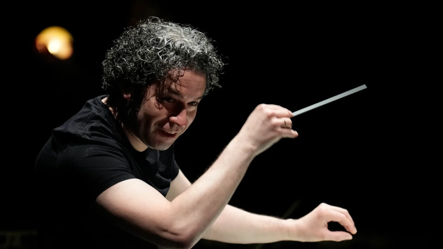 Gustavo Dudamel dirigirá una producción de "Fidelio" en Barcelona Gustavo Dudamel dirigirá una producción de "Fidelio" en Barcelona