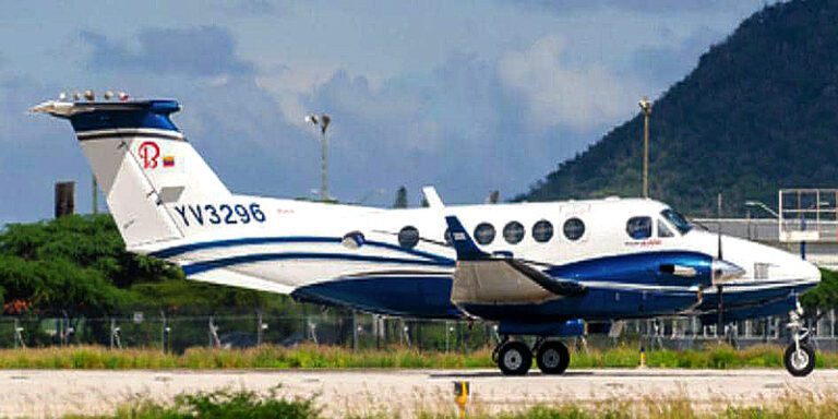 Piloto de la avioneta que cayó en el Lago de Maracaibo viajaba junto a su esposa