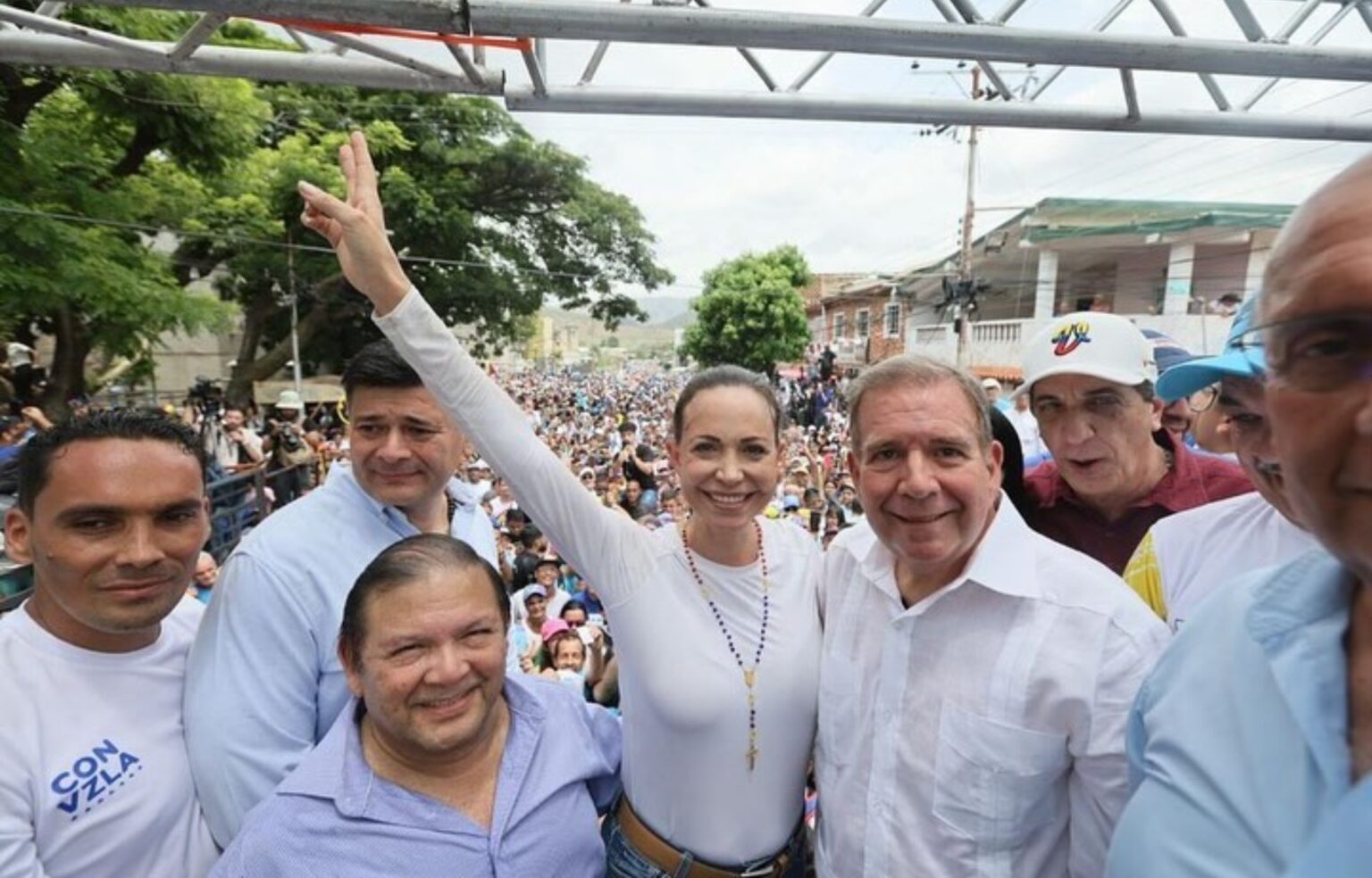 María Corina Machado y Edmundo González encabezaron movilización en Aragua María Corina Machado y Edmundo González encabezaron movilización en Aragua