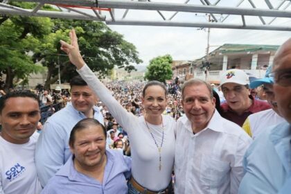 María Corina Machado y Edmundo González encabezaron movilización en Aragua