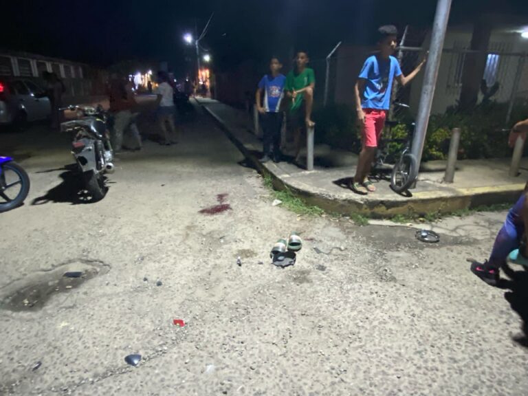 Camión ganadero colisionó con una moto en Machiques de Perijá